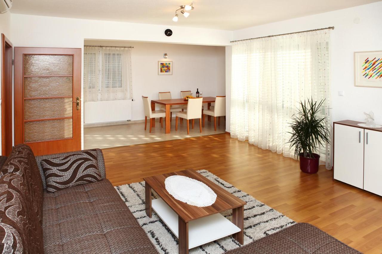 Apartment Matea Trogir Eksteriør bilde